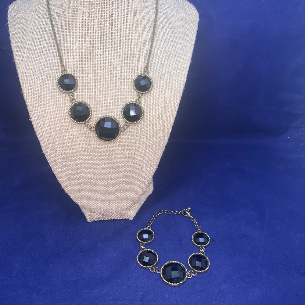 Necklace & bracelet set